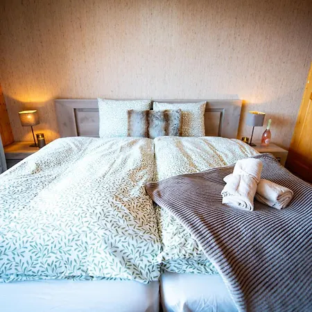 Mountain View Balcony Et Comfort Apartament *